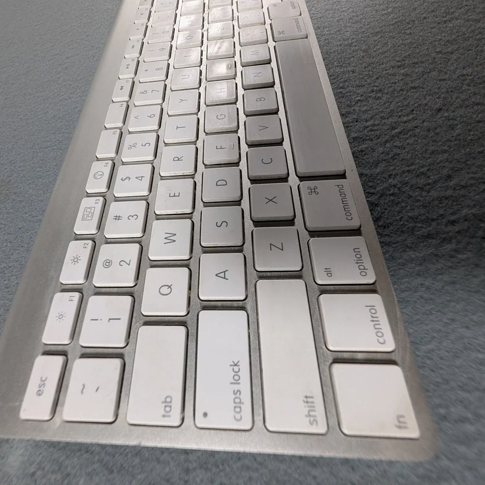 Apple‎ Wireless Keyboard A1255 Silver Bluetooth for Mac iPad iPhone OS